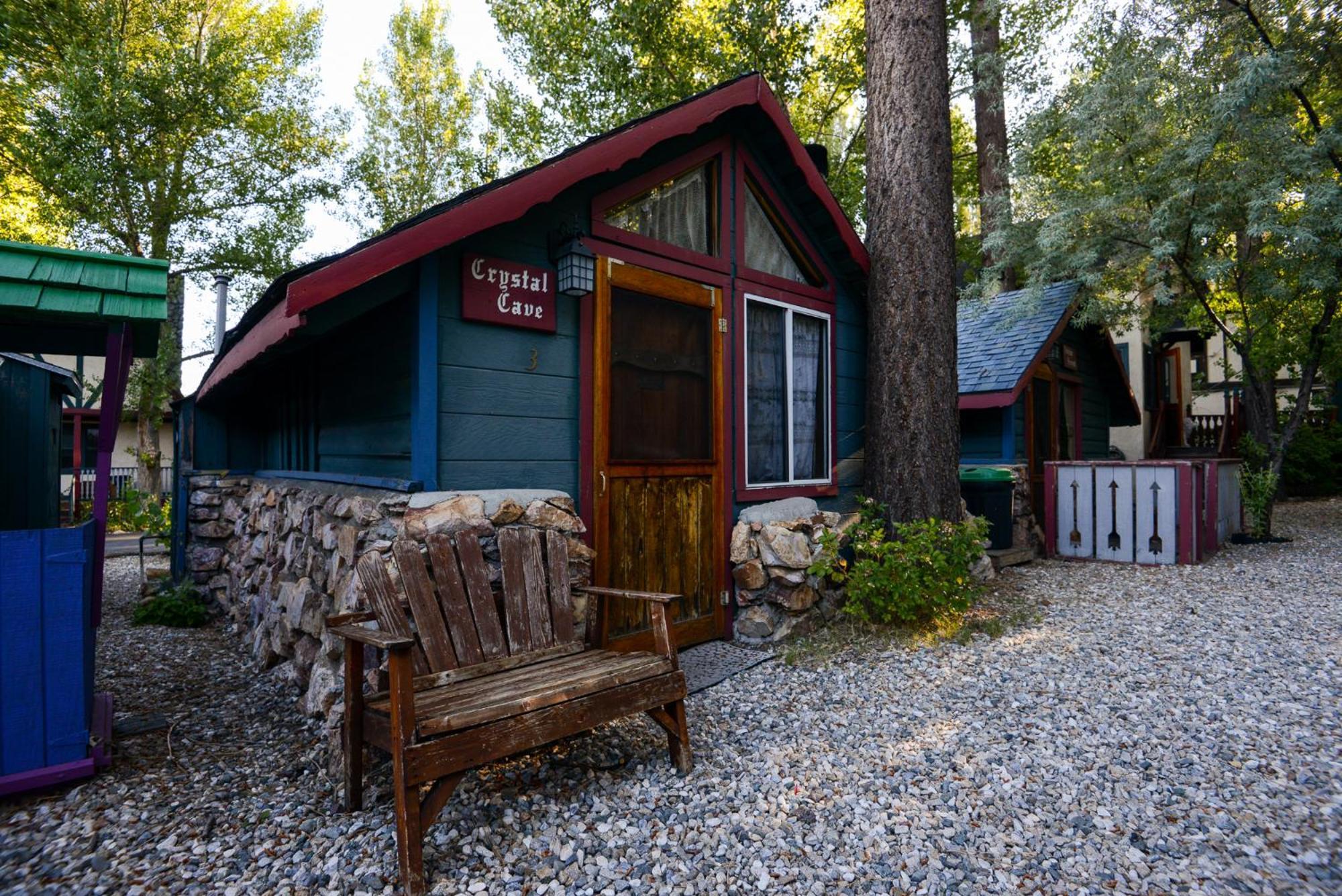 ביג בר לייק Castle Wood Theme Cottages- Couples Only מראה חיצוני תמונה