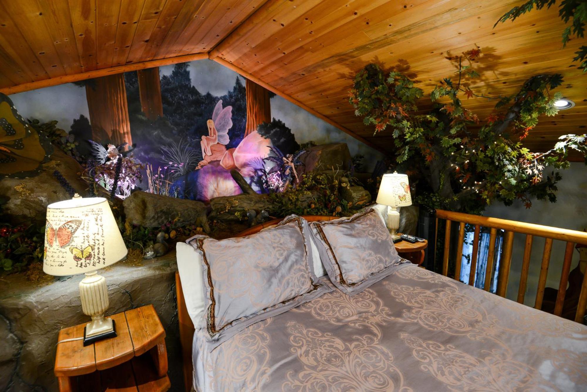 ביג בר לייק Castle Wood Theme Cottages- Couples Only מראה חיצוני תמונה