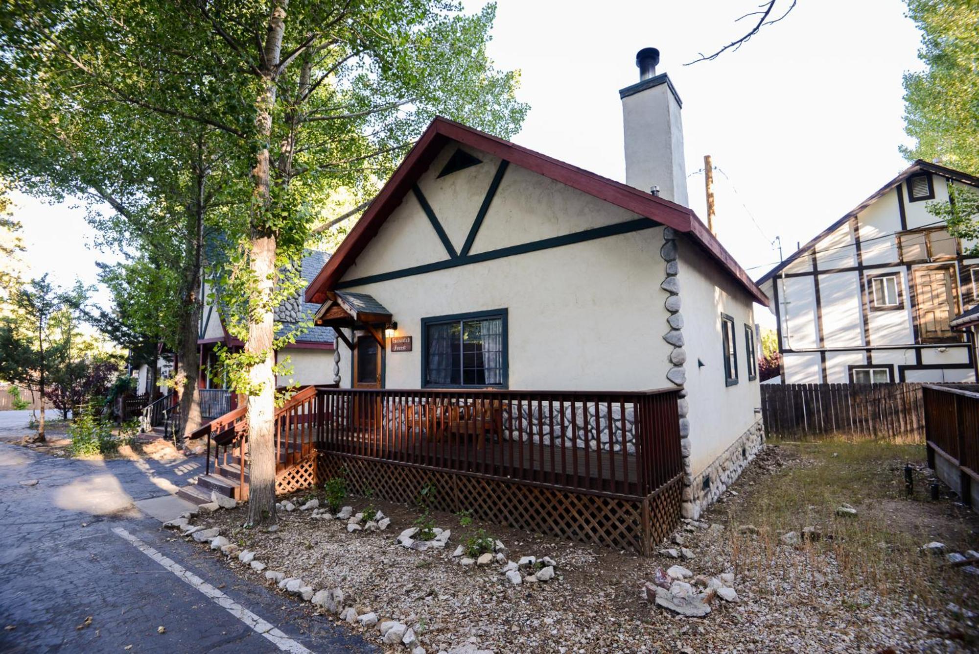 ביג בר לייק Castle Wood Theme Cottages- Couples Only מראה חיצוני תמונה