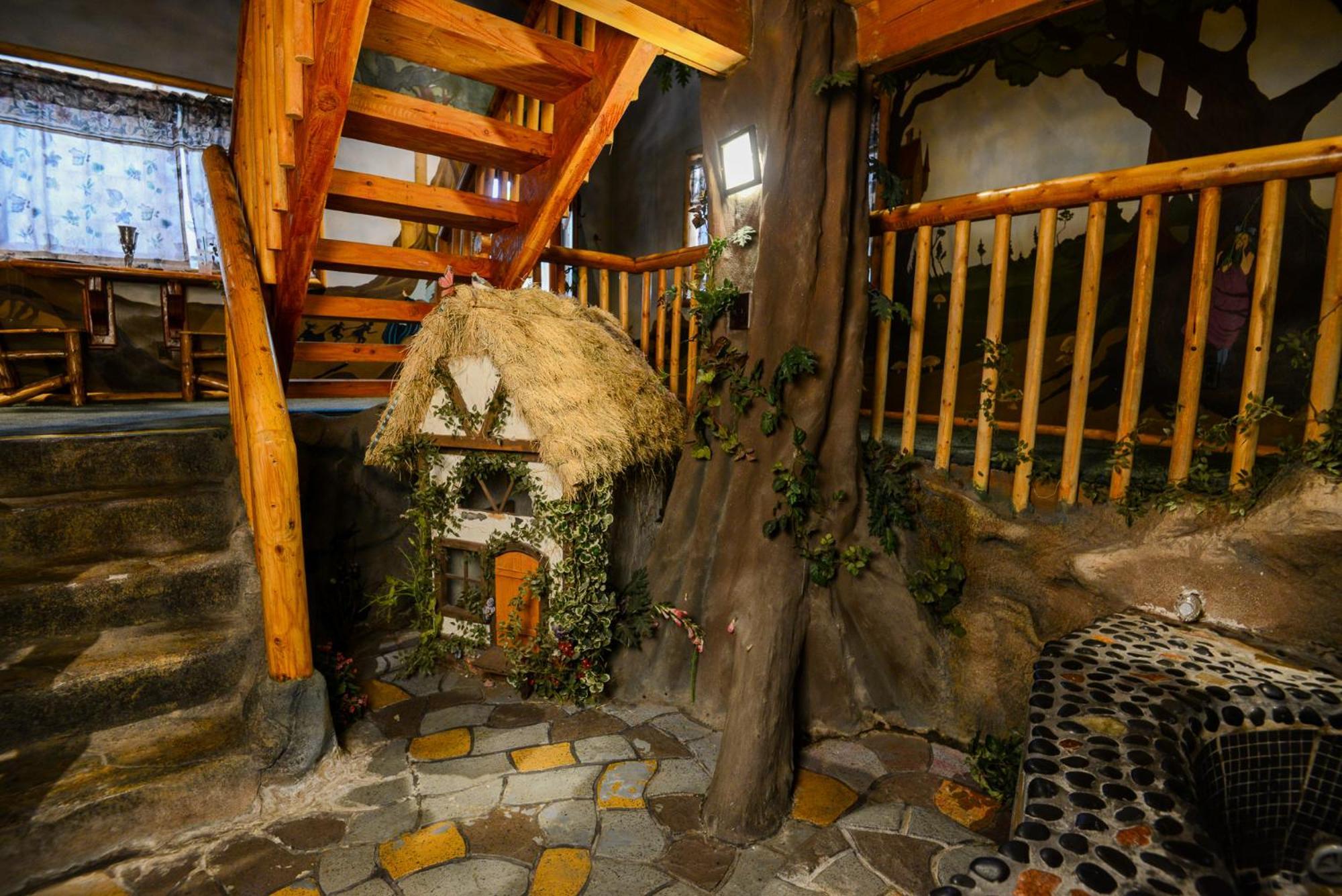 ביג בר לייק Castle Wood Theme Cottages- Couples Only מראה חיצוני תמונה