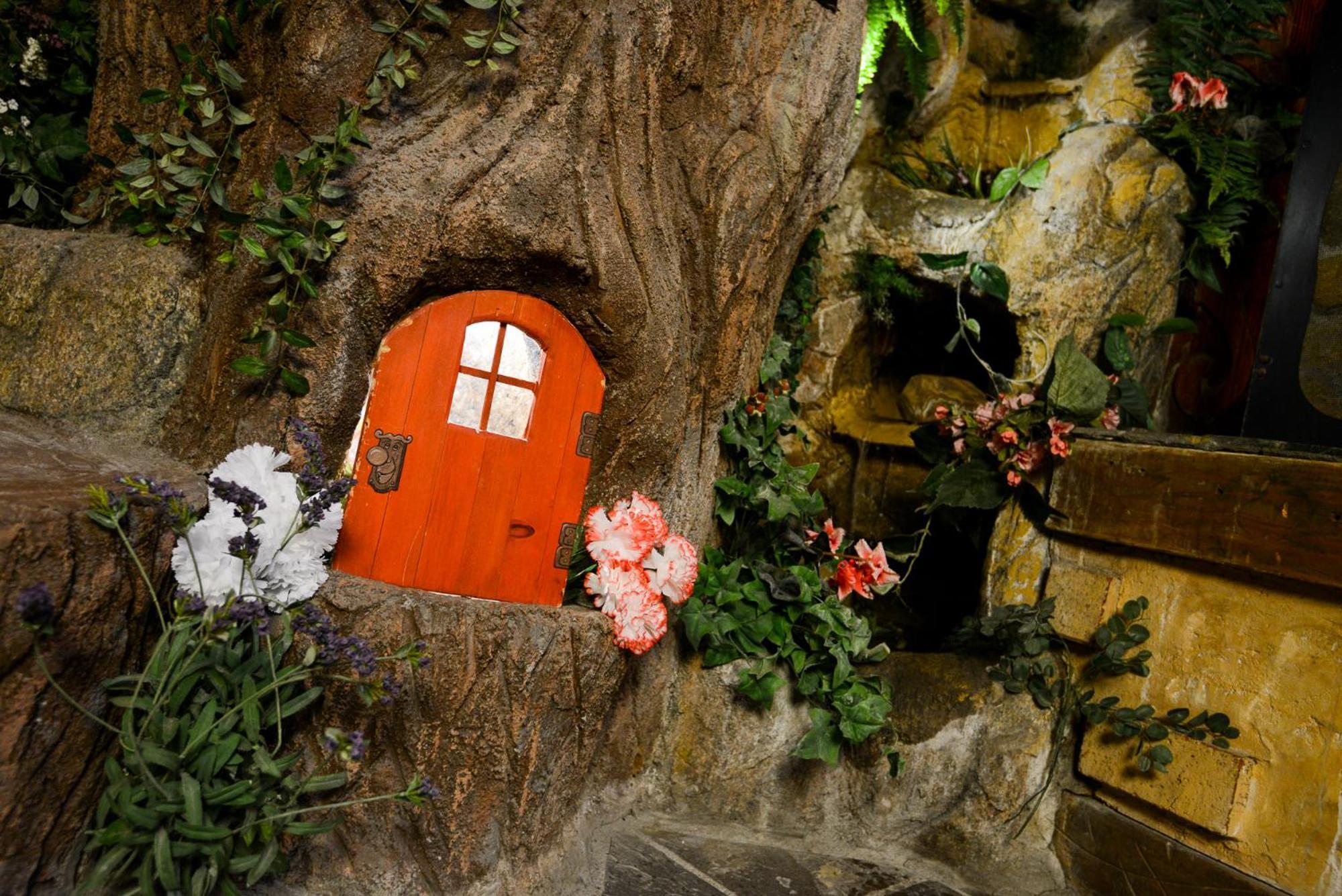 ביג בר לייק Castle Wood Theme Cottages- Couples Only מראה חיצוני תמונה